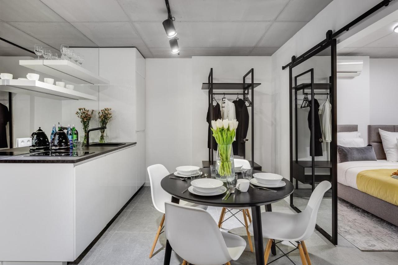Family Center Apartments คราคูฟ ภายนอก รูปภาพ