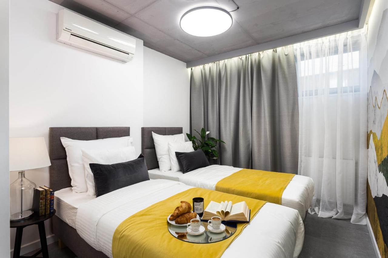 Family Center Apartments คราคูฟ ภายนอก รูปภาพ