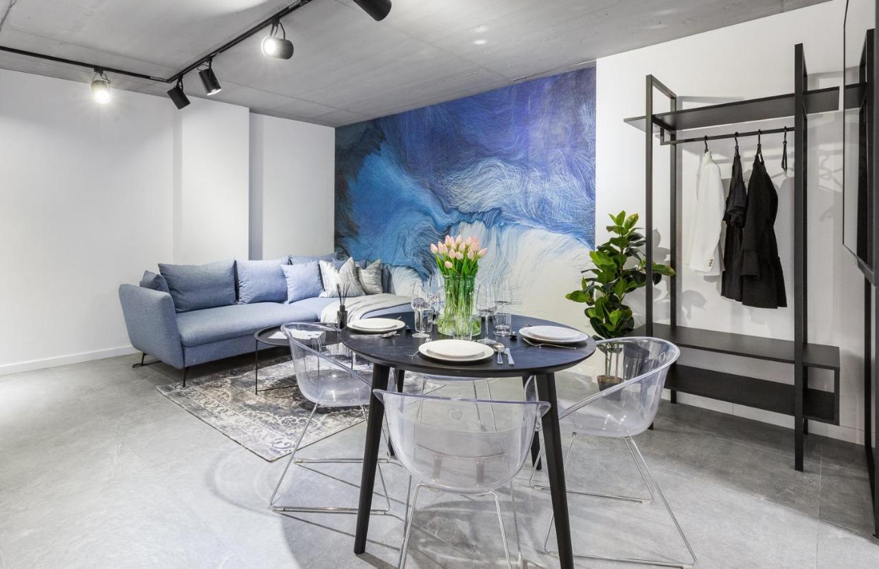 Family Center Apartments คราคูฟ ภายนอก รูปภาพ