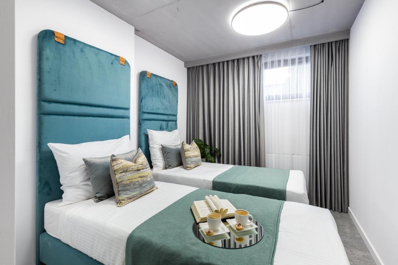 Family Center Apartments คราคูฟ ภายนอก รูปภาพ