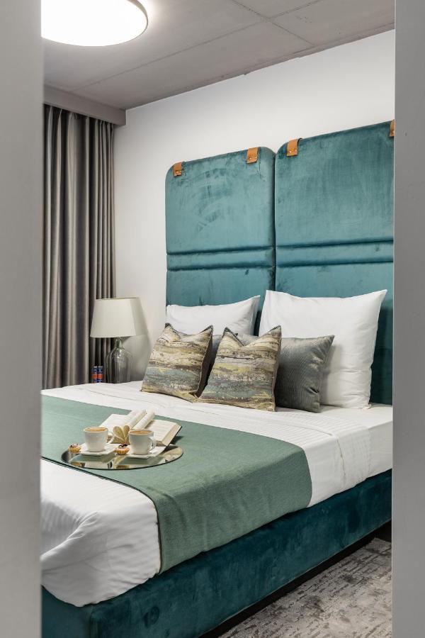 Family Center Apartments คราคูฟ ภายนอก รูปภาพ