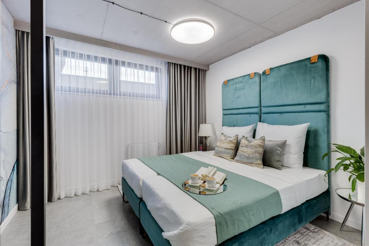 Family Center Apartments คราคูฟ ภายนอก รูปภาพ