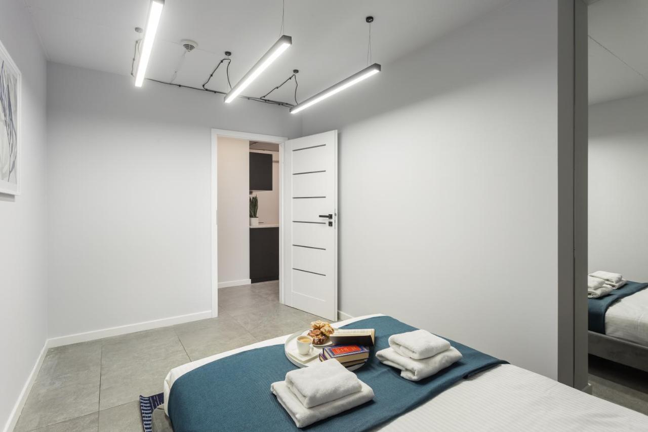 Family Center Apartments คราคูฟ ภายนอก รูปภาพ