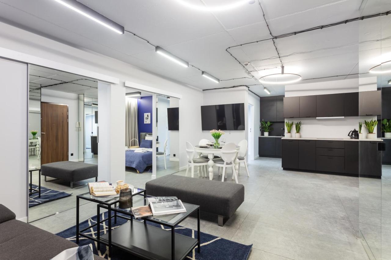 Family Center Apartments คราคูฟ ภายนอก รูปภาพ