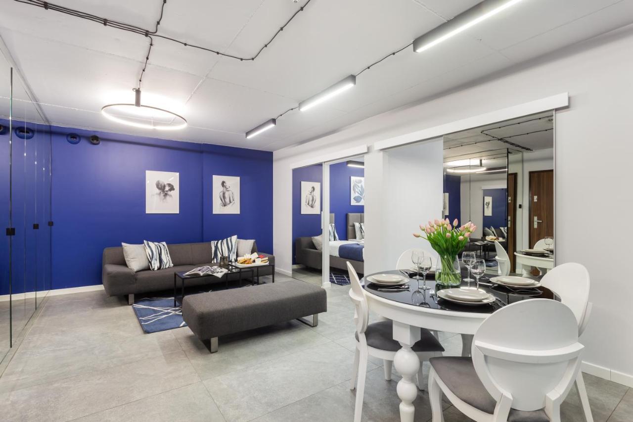 Family Center Apartments คราคูฟ ภายนอก รูปภาพ