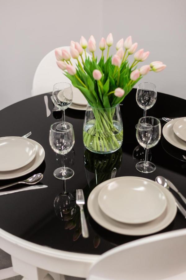 Family Center Apartments คราคูฟ ภายนอก รูปภาพ