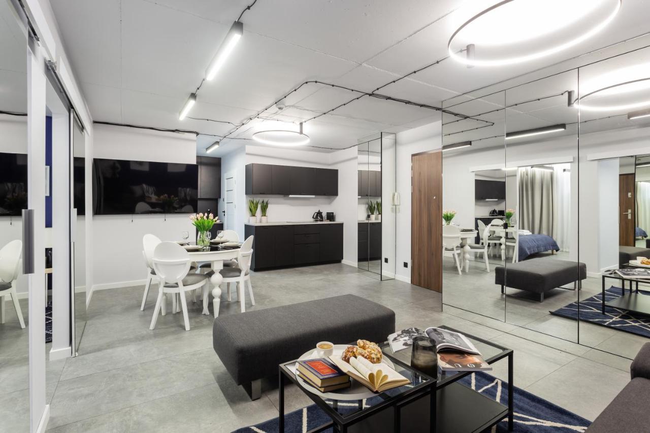 Family Center Apartments คราคูฟ ภายนอก รูปภาพ